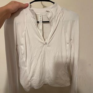 IT’S RULU RUN cropped half zip